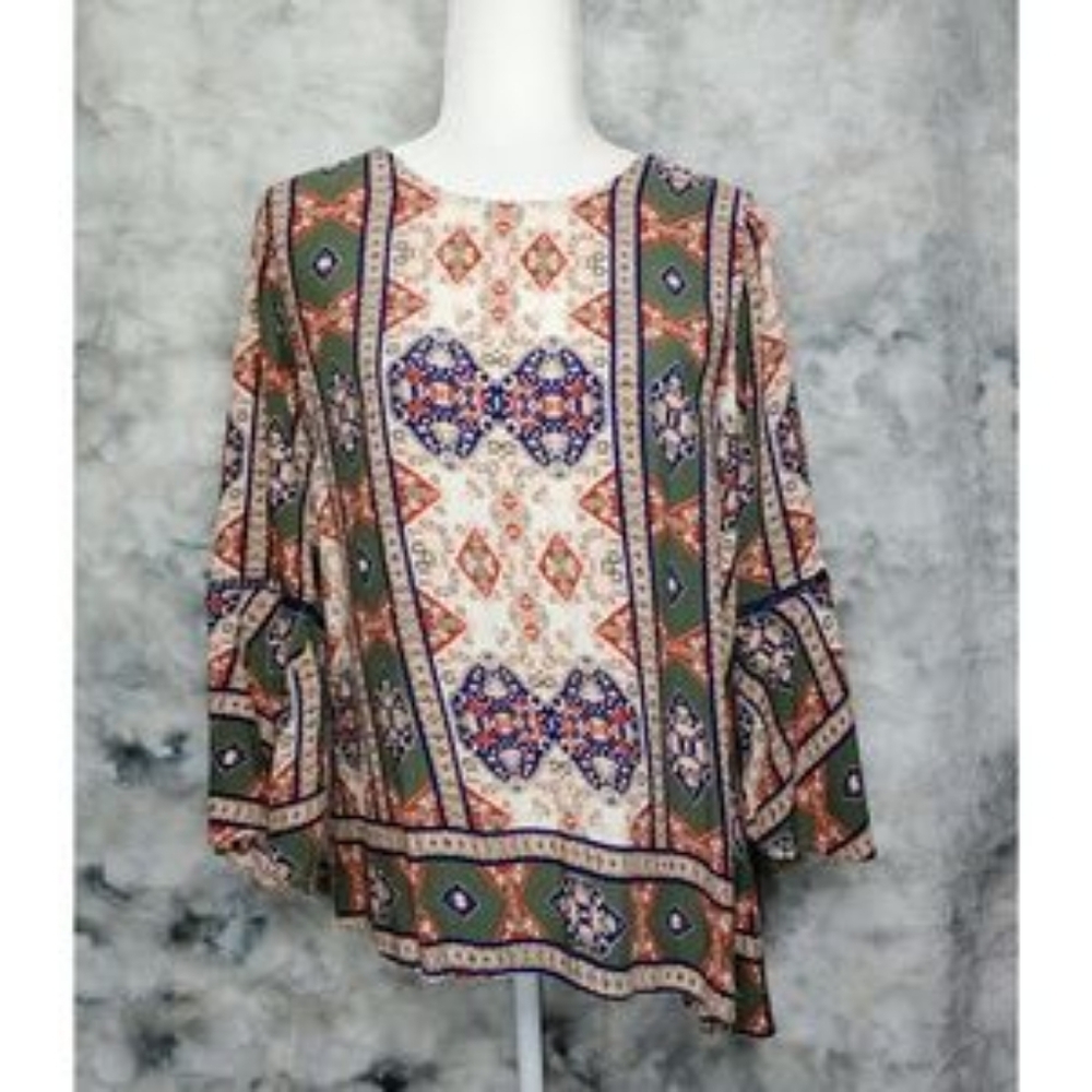 Fourteenth Place 3/4 Sleeve Asymmetrical Hem